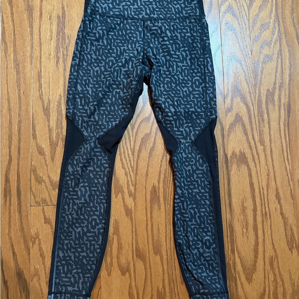 Lululemon Black and Gray Patterned Leggings